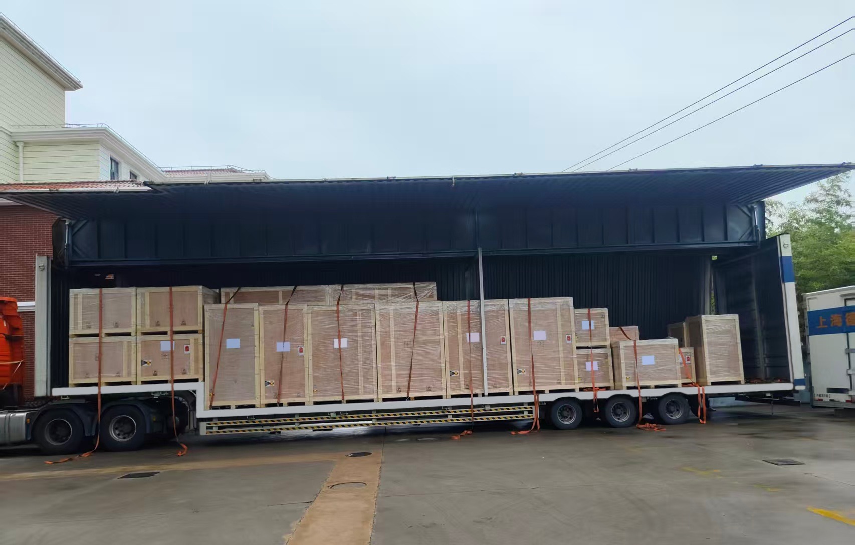 1762571121104616.jpg 微信圖片_20251108103351_199_137.jpg